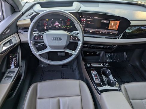 Used 2025 Audi Q6 e-tron Premium Plus w/ Premium Plus image 19