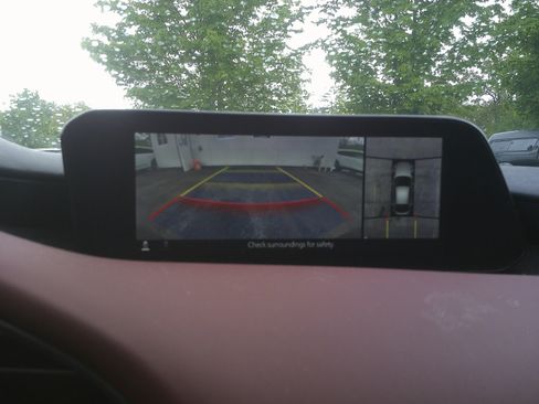 Used 2021 MAZDA MAZDA3 Hatchback w/Premium Plus Pkg image 18