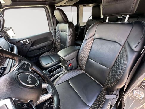 Used 2023 Jeep Wrangler Unlimited Sahara AWD/4WD image 19