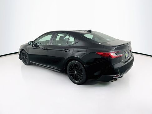 Used 2025 Toyota Camry SE FWD image 5