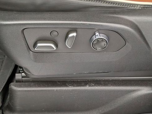 Used 2023 GMC Yukon XL Denali Ultimate image 15