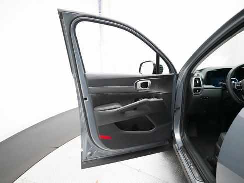 Certified 2023 Kia Sorento SX image 28