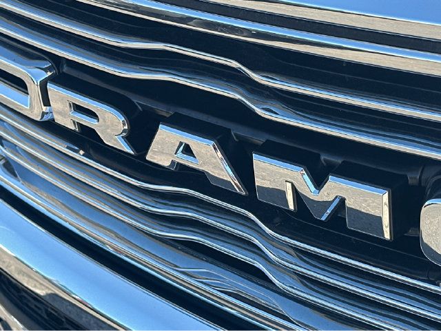 Used 2020 RAM 1500 Laramie w/ Off Road Group AWD/4WD image 35