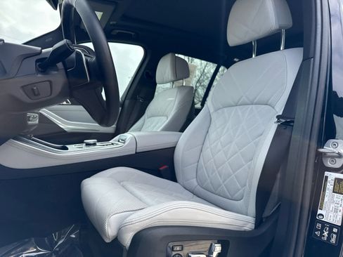 Certified 2025 BMW X5 xDrive40i image 12