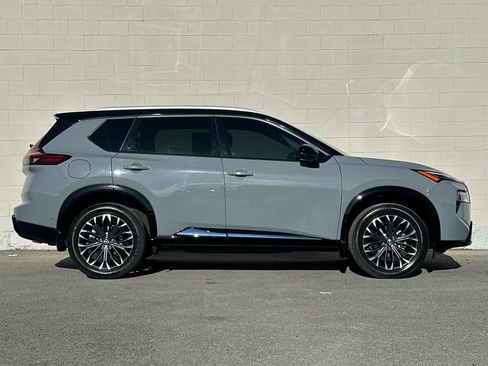 Used 2024 Nissan Rogue Platinum w/ Platinum Premium Package AWD/4WD image 2