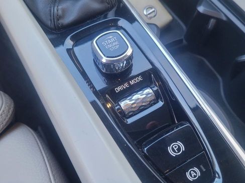 Used 2018 Volvo XC60 T5 Inscription AWD/4WD image 25