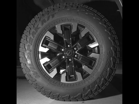 Used 2023 Nissan Frontier PRO-4X w/ Tow Package AWD/4WD image 15