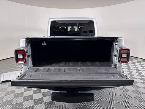 Used 2022 Jeep Gladiator Rubicon w/ LED Lighting Group image 8