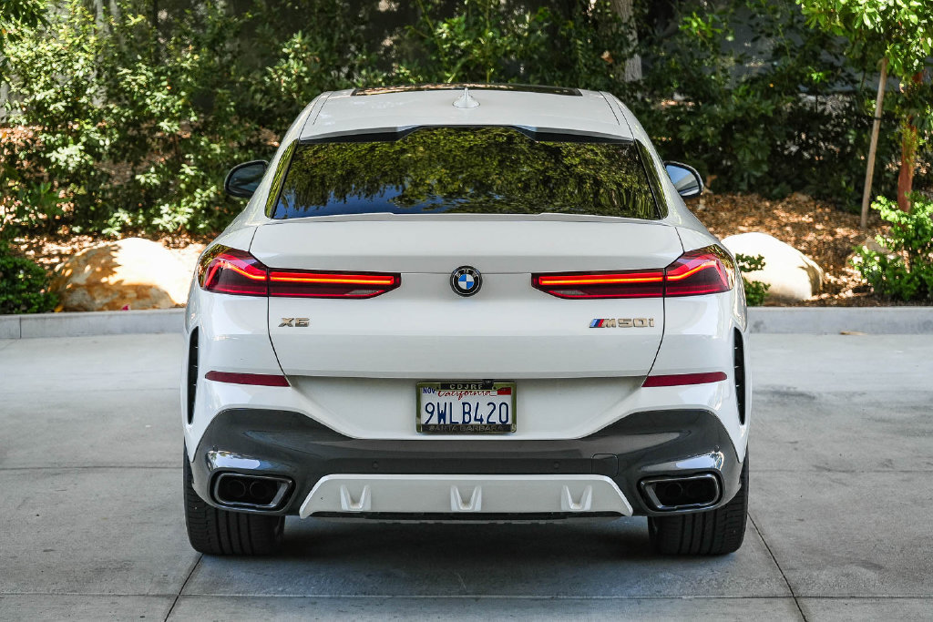 Used 2022 BMW X6 M50i w/ Executive Package AWD/4WD image 5