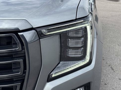 Used 2023 GMC Yukon AT4 AWD/4WD image 11