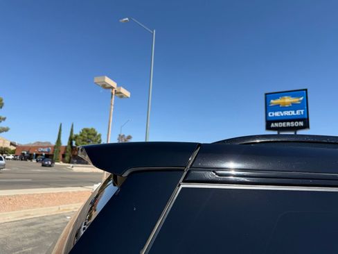 Used 2023 Chevrolet Tahoe Z71 AWD/4WD image 8