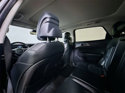 Used 2023 Kia Sportage SX image 12