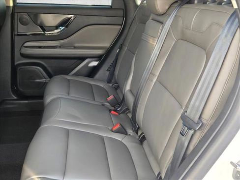 New 2026 Lincoln Corsair Premiere image 16