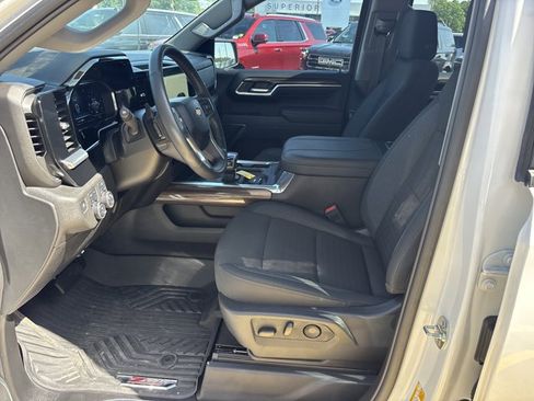 Used 2025 Chevrolet Silverado 1500 LT AWD/4WD image 15
