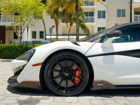 Used 2019 McLaren 600LT RWD image 14