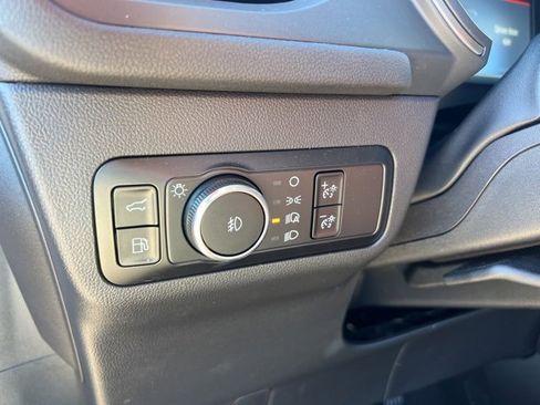 Used 2025 Ford Escape SE image 8