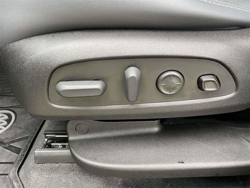 Used 2022 Buick Enclave Premium w/ Surround and Sites Package image 14