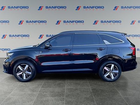 Used 2022 Kia Sorento S w/ Panoramic Sunroof Package FWD image 2