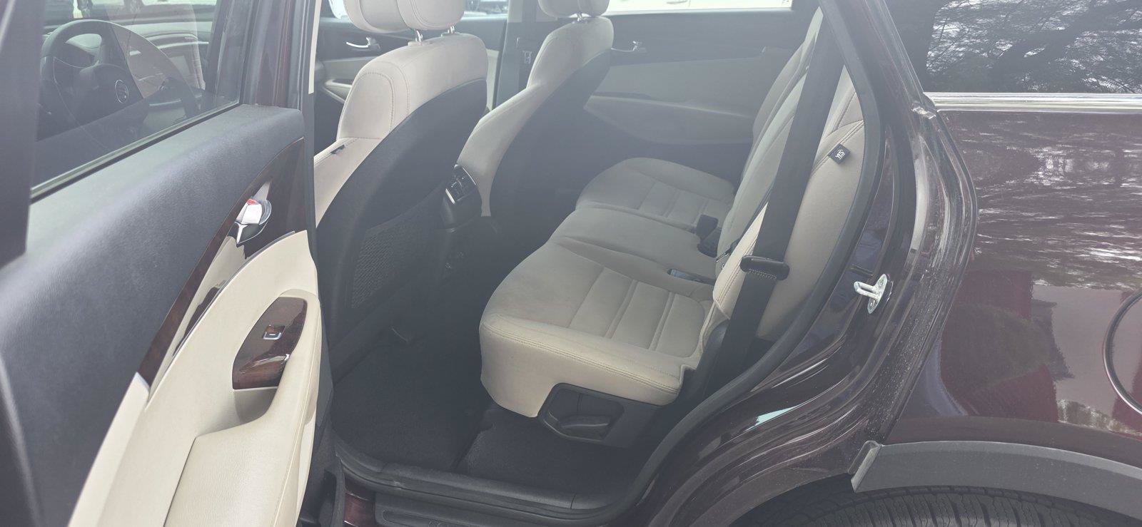 Used 2016 Kia Sorento FWD image 12