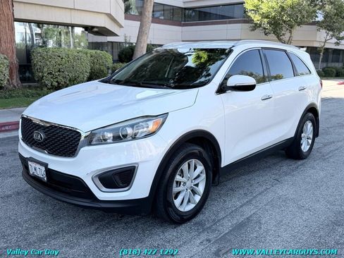 Used 2016 Kia Sorento FWD image 1