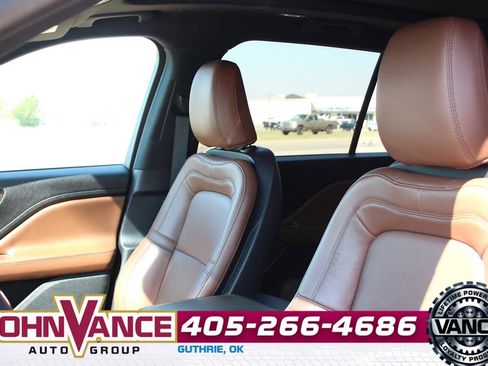 Used 2022 Lincoln Aviator Reserve w/ Equipment Group 201A AWD/4WD image 23