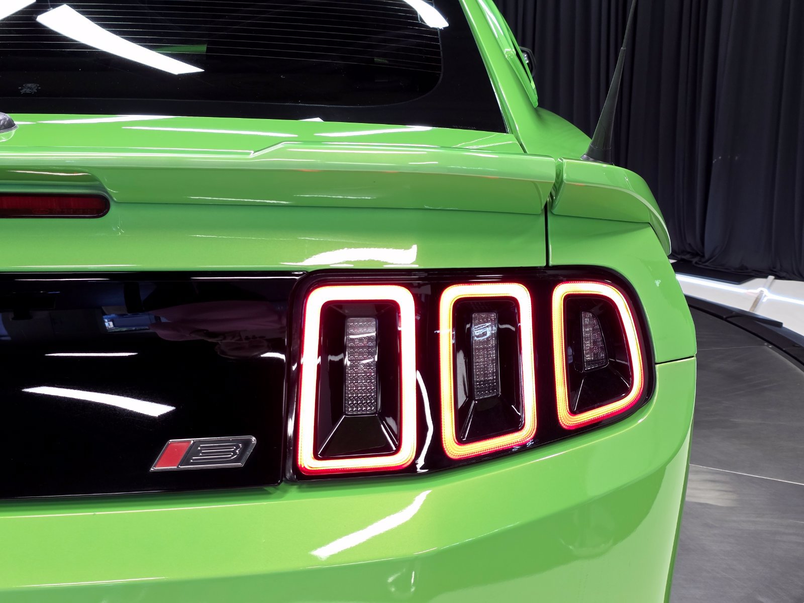 Used 2013 Ford Mustang GT Premium w/ Electronics Pkg RWD image 64