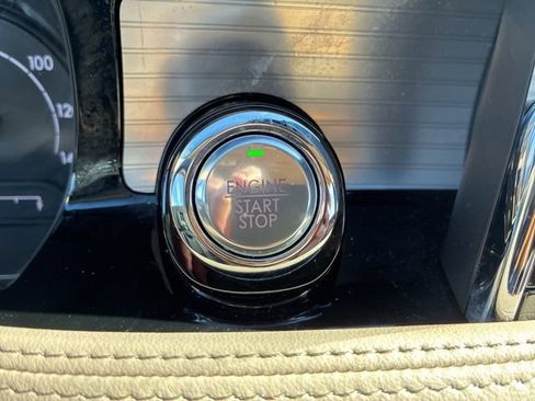 Used 2022 Lincoln Corsair Standard w/ Premium Package image 35