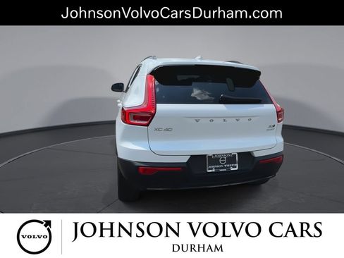 Used 2023 Volvo XC40 B5 Plus w/ Driver Assist Package AWD/4WD image 7