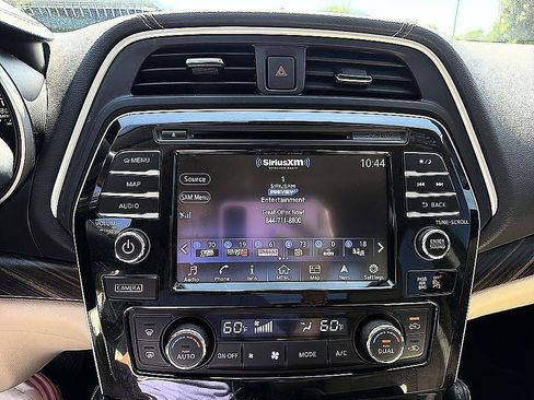 Used 2016 Nissan Maxima Platinum FWD image 16