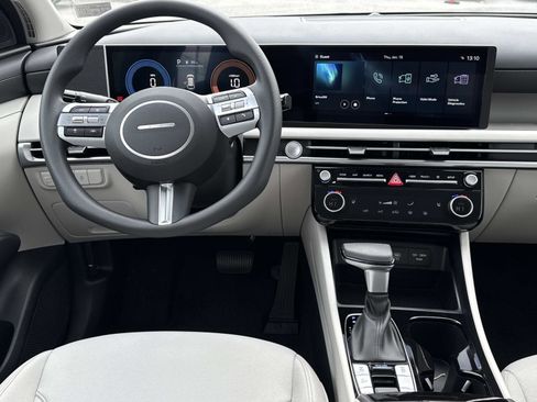 New 2026 Hyundai Tucson SEL image 2