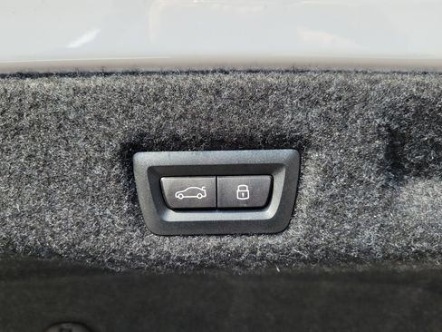 Used 2024 BMW 530i xDrive w/ Premium Package image 27