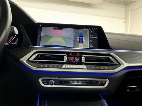 Used 2022 BMW X7 xDrive40i w/ M Sport Package AWD/4WD image 25