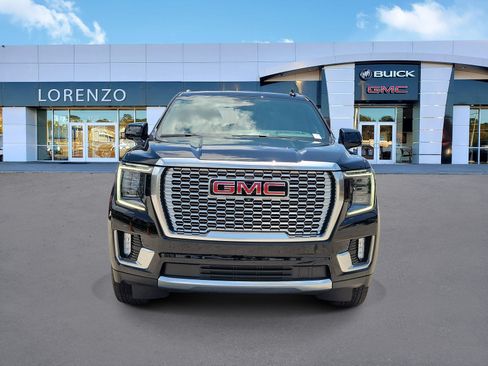 Used 2024 GMC Yukon XL Denali w/ Advanced Technology Package AWD/4WD image 2
