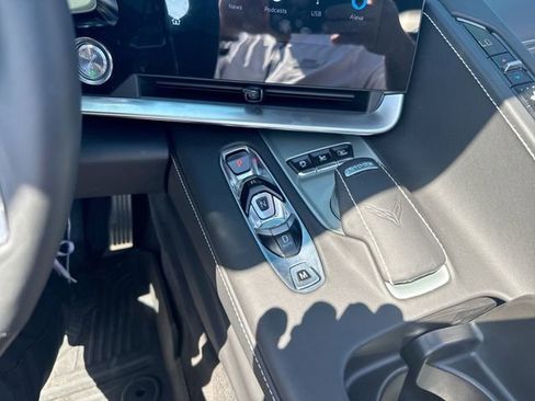 Used 2025 Chevrolet Corvette Stingray Premium Conv w/ Z51 Performance Package image 20