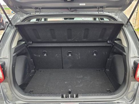 Used 2025 Hyundai Venue SEL FWD image 7
