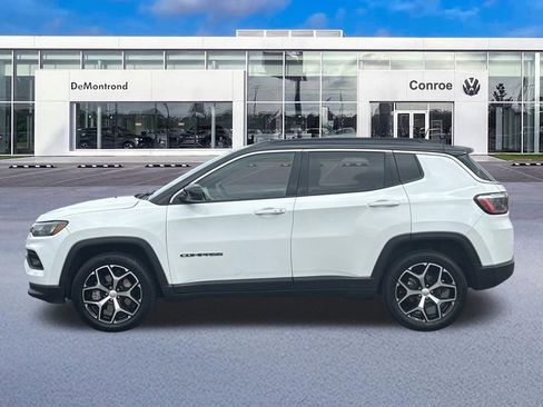 Used 2024 Jeep Compass Limited image 8