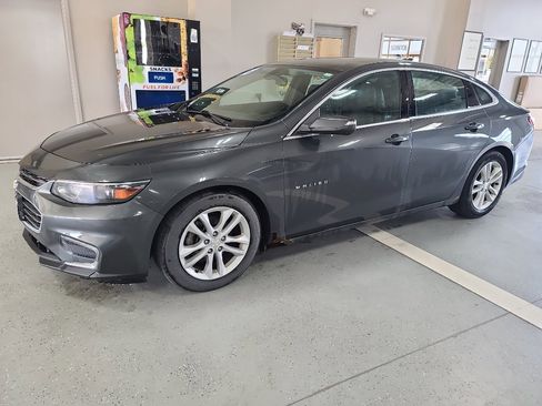 Used 2016 Chevrolet Malibu LT w/ Leather Package FWD image 2