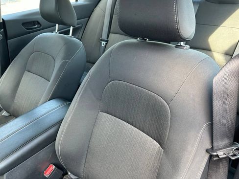 Used 2025 Nissan Altima 2.5 SV FWD image 11