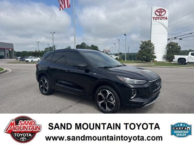 Used 2023 Ford Escape ST-Line Elite w/ Premium Technology Package AWD/4WD image 1