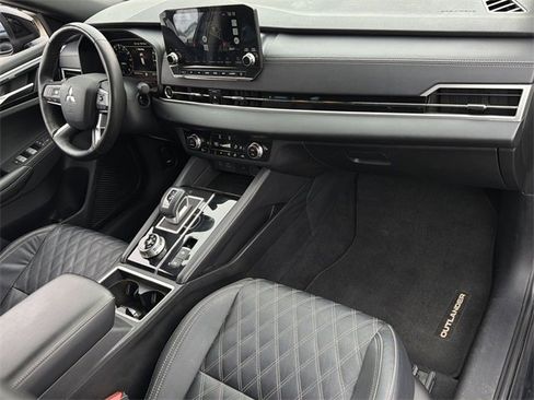 Used 2023 Mitsubishi Outlander SEL image 39
