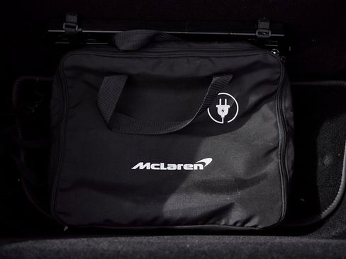 Used 2023 McLaren Artura image 19