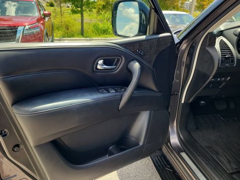 Used 2023 INFINITI QX80 Luxe w/ All-Season Package AWD/4WD image 21
