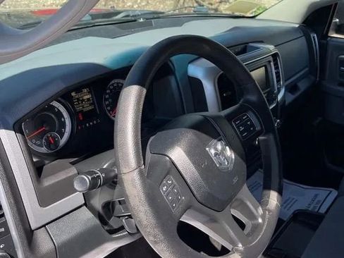 Used 2017 RAM 1500 Classic SLT AWD/4WD image 13