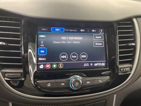 Used 2022 Chevrolet Trax LT w/ LT Convenience Package image 22