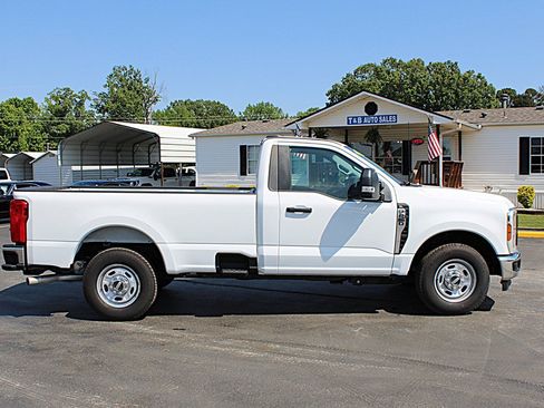 Used 2025 Ford F250 XL w/ XL Chrome Package RWD image 7