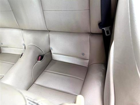 Used 2006 Ford Mustang Convertible image 12