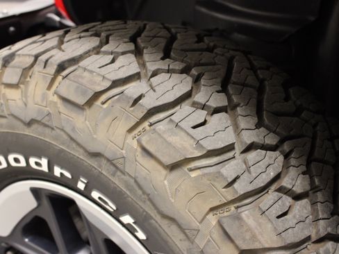Used 2019 Jeep Wrangler Unlimited Rubicon AWD/4WD image 12