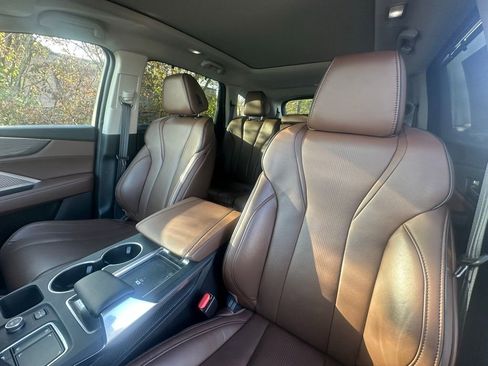 Used 2023 Acura MDX SH-AWD w/ Advance Package image 10