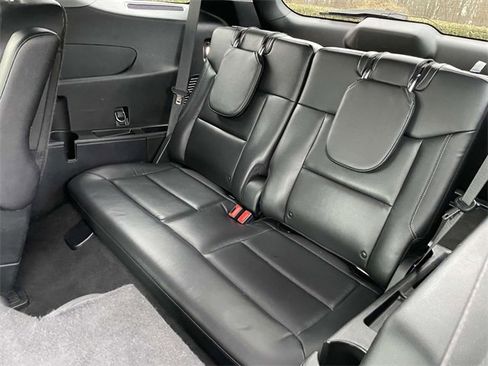 Used 2020 Ford Explorer XLT w/ Equipment Group 202A image 22