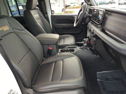 Used 2025 Jeep Wrangler Unlimited Rubicon 392 image 33